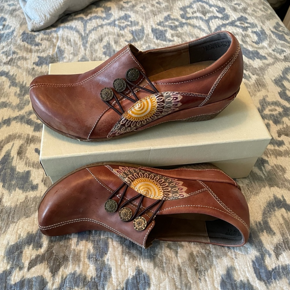 L’Artiste shoes. New!